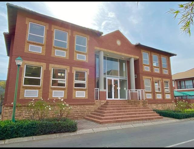 113M² BUILDING TO LET IN FOURWAYS